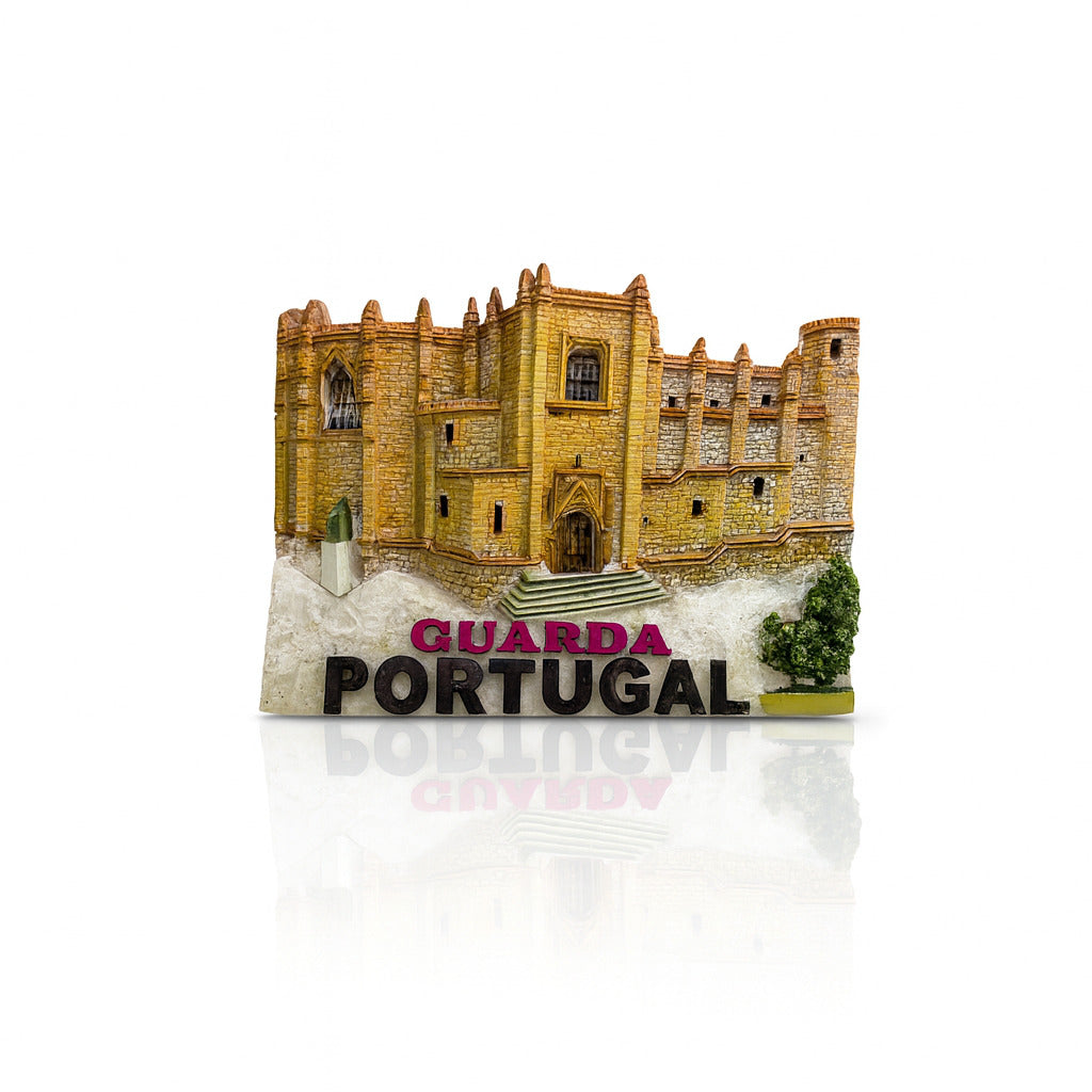 3D resin magnet featuring the Sé Cathedral of Guarda, with detailed stone architecture and the words “Guarda Portugal” at the base