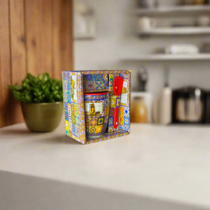 Chávena de Cerâmica de Lisboa com Colher Embutida - Design Português Clássico em Caixa Personalizada