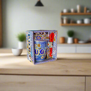 Chávena de Café Souvenir de Portugal com Padrão Tradicional de Azulejo Azul e Colher Vermelha