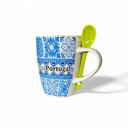Portugal Keramik -Souvenir -Becher mit blauem Azulejo gestreiftem Fliesendesign und einem Löffel - Geschenkbox enthalten